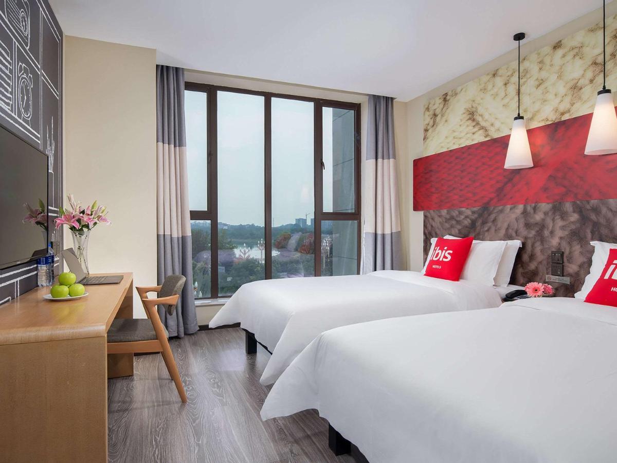 Ibis Hotel Emeishan Eksteriør bilde