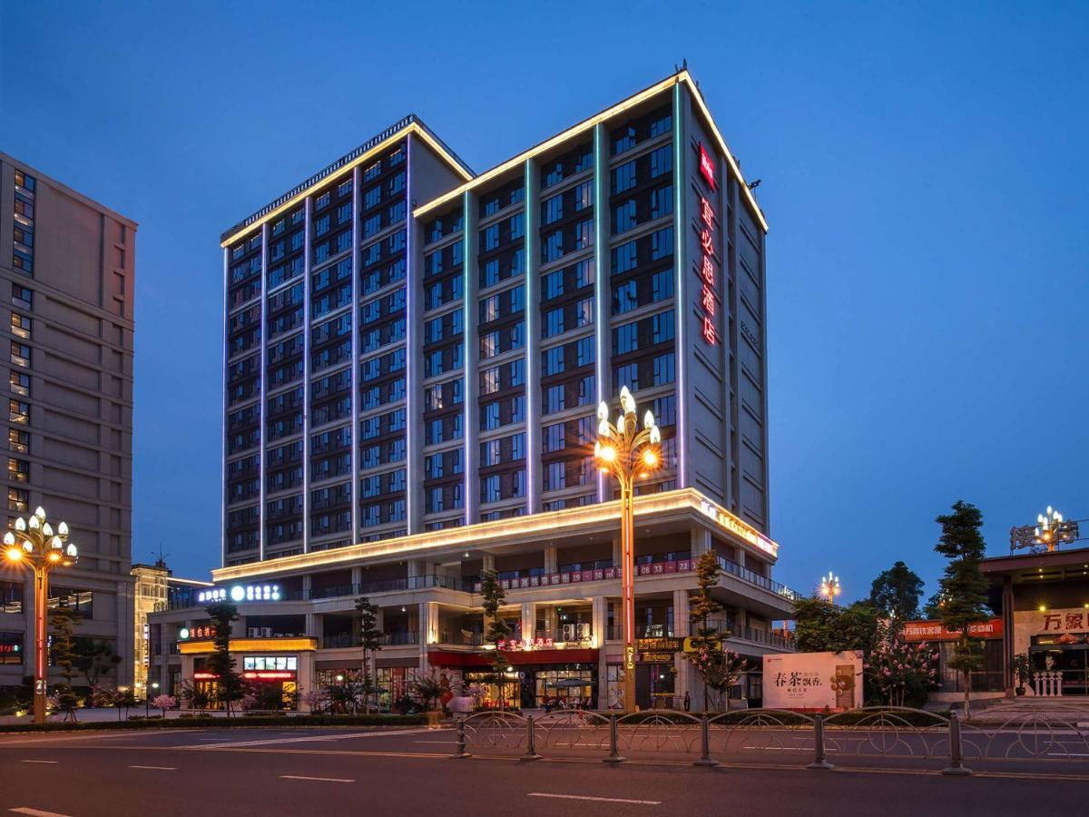 Ibis Hotel Emeishan Eksteriør bilde