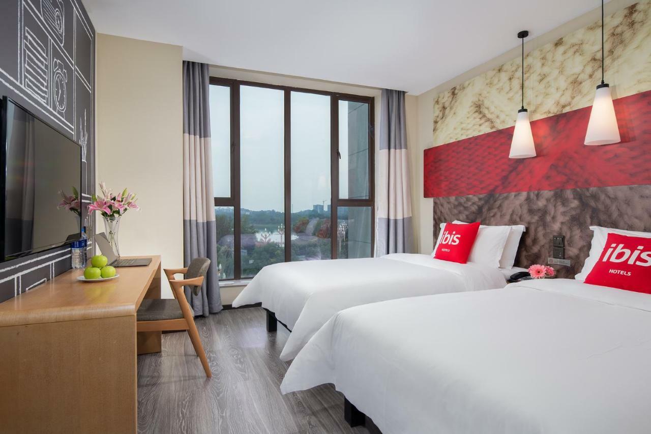 Ibis Hotel Emeishan Eksteriør bilde