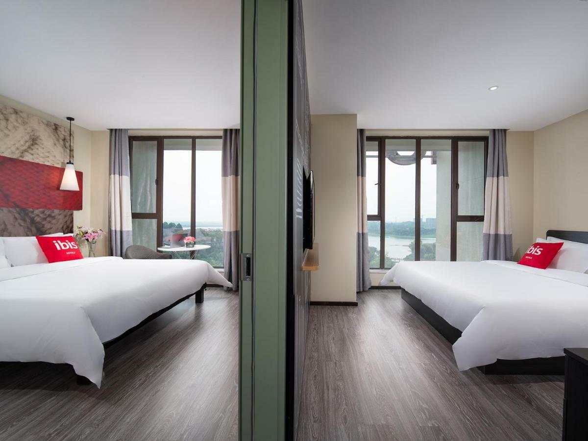 Ibis Hotel Emeishan Eksteriør bilde